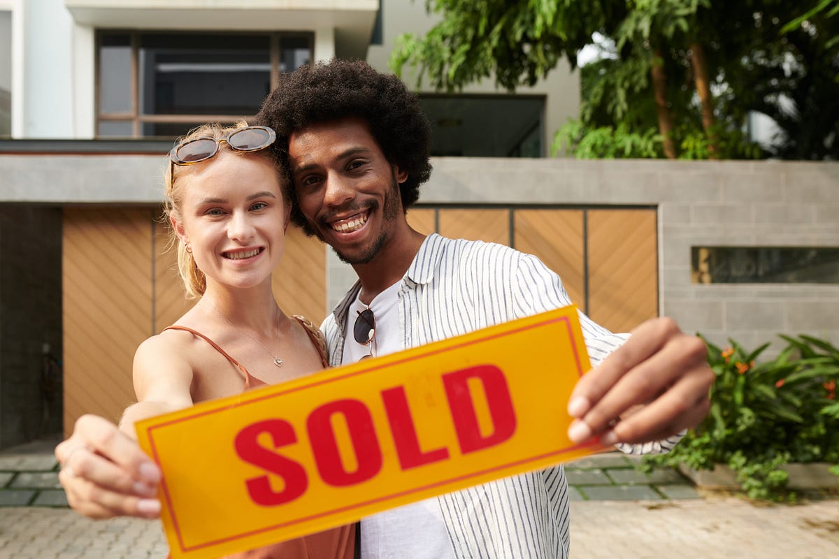 Unlock the Secret to Selling Your Home Fast and For Top Dollar: Pivotal Decision Between FSBO and a Pro Real Estate Agent! | by Flying Private | Brisbane Property Market | Nov, 2023